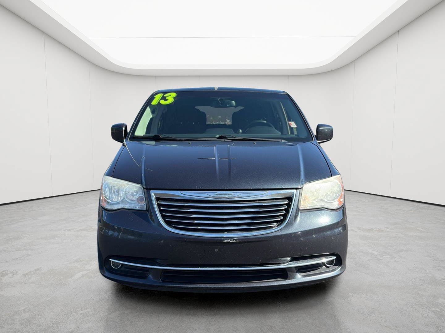 Used 2013 Chrysler Town & Country Touring FWD image 31