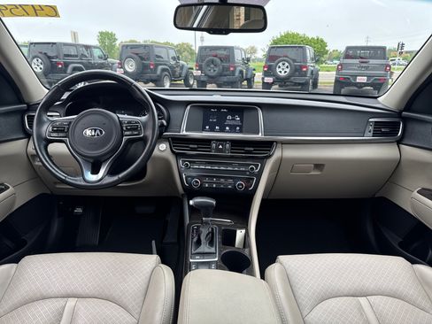 Used 2018 Kia Optima EX w/ Premium Package FWD image 28