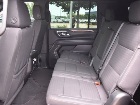 Used 2023 GMC Yukon XL SLE w/ Gmc Pro Safety Plus Package RWD image 16