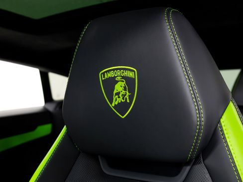 Used 2023 Lamborghini Urus S image 16