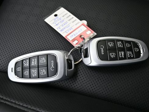 Used 2023 Hyundai Ioniq 5 Limited AWD/4WD image 31