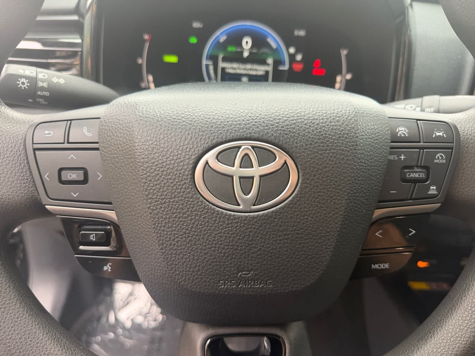 Used 2025 Toyota Camry LE FWD image 25
