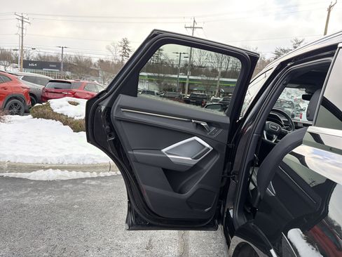 Used 2022 Audi Q3 2.0T Premium image 28