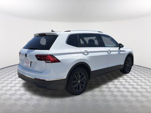 Used 2024 Volkswagen Tiguan SE FWD image 19