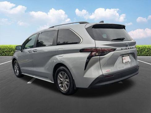 Certified 2024 Toyota Sienna XLE w/ XLE Plus Package FWD image 7