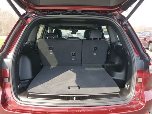 New 2026 Jeep Grand Cherokee Altitude AWD/4WD image 10