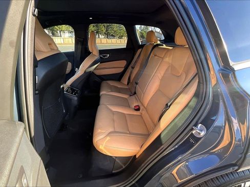 Used 2023 Volvo XC60 B5 Ultimate w/ Climate Package image 29
