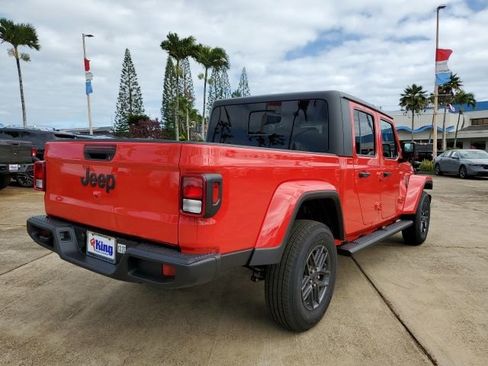 New 2025 Jeep Gladiator Sport image 4