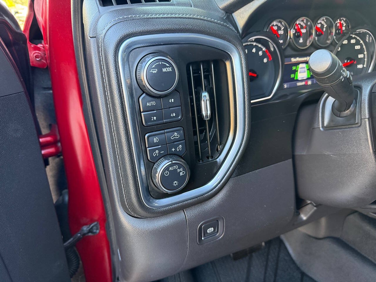 Used 2021 Chevrolet Silverado 1500 RST AWD/4WD image 21