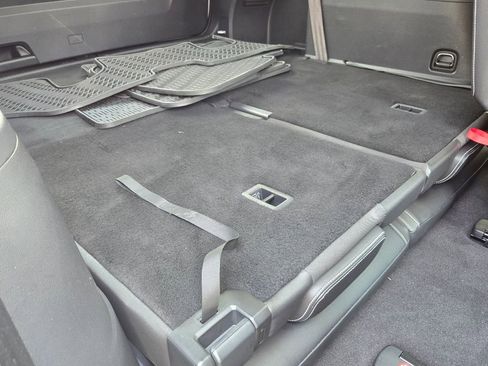 Certified 2024 Volkswagen Atlas SEL Premium R-Line image 18