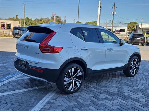 Used 2025 Volvo XC40 B5 Ultra w/ Protection Package Premier image 5