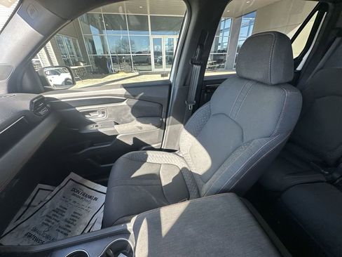 Used 2025 Honda Pilot Sport image 11