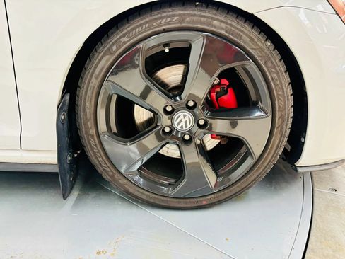 Used 2015 Volkswagen GTI S FWD image 31