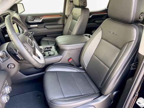 Used 2026 GMC Sierra 1500 Denali AWD/4WD image 5