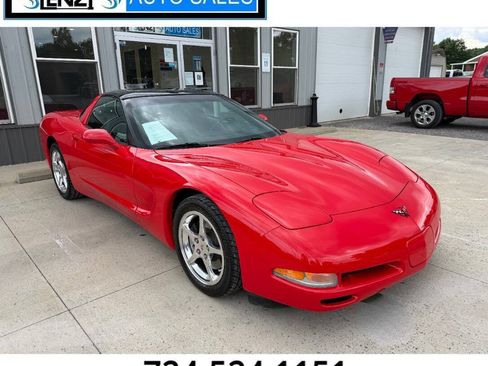 Used 2004 Chevrolet Corvette Coupe w/ Preferred Equipment Group RWD image 1