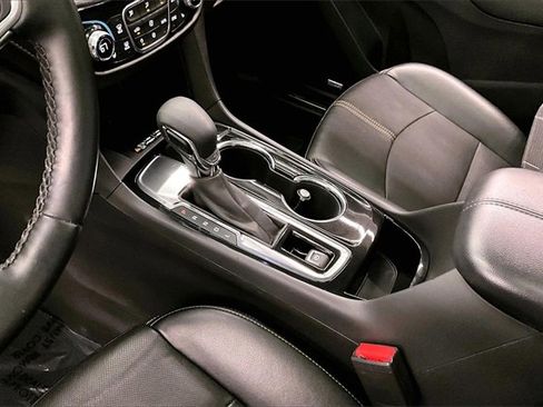 Used 2023 Chevrolet Equinox Premier image 14