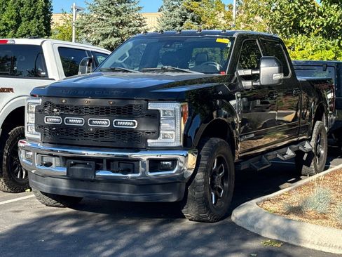 Used 2018 Ford F250 Lariat w/ Lariat Ultimate Package AWD/4WD image 2