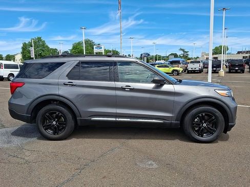 Certified 2023 Ford Explorer XLT w/ Class IV Trailer Tow Package AWD/4WD image 7