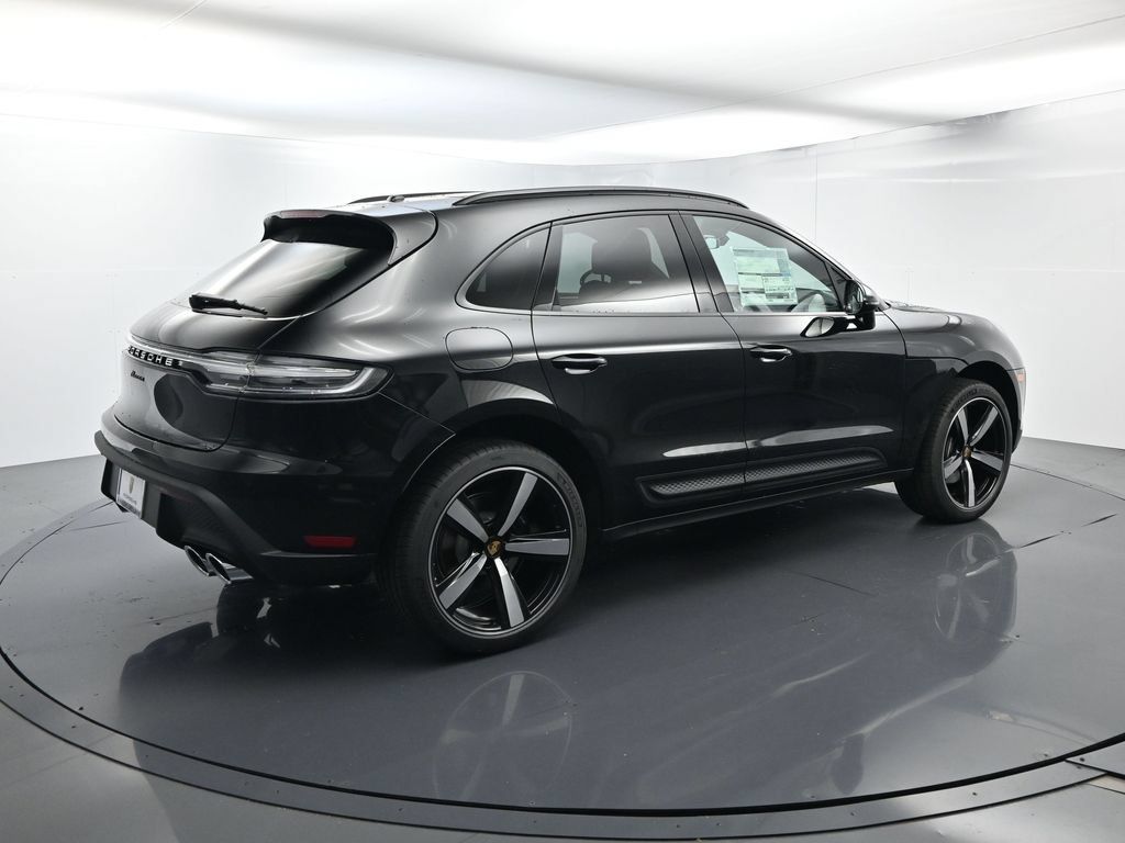 Certified 2026 Porsche Macan AWD/4WD image 15