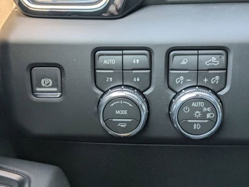 New 2026 GMC Sierra 3500 Denali w/ Denali Reserve Package image 24