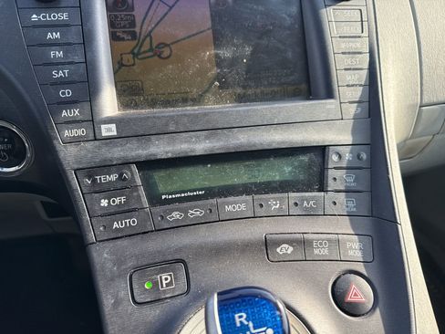 Used 2010 Toyota Prius Five image 16