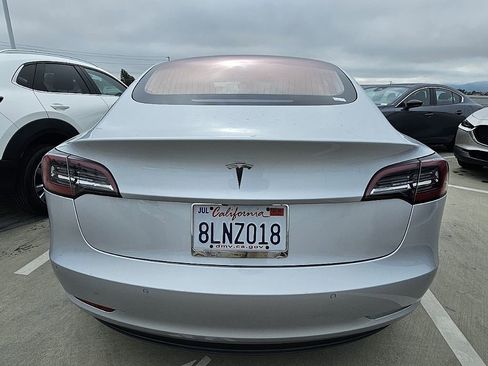 Used 2018 Tesla Model 3 Long Range image 9