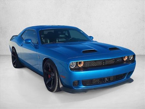 Used 2019 Dodge Challenger SRT Hellcat w/ Laguna Leather Package RWD image 3