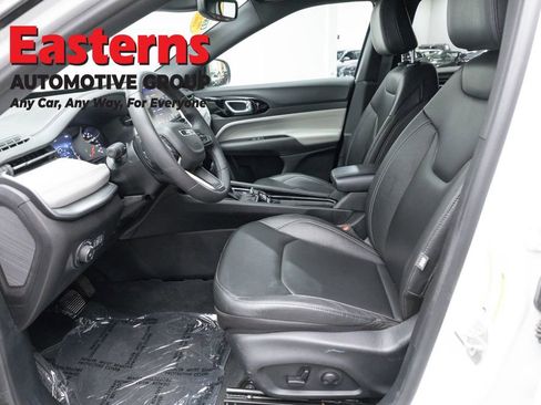 Used 2025 Jeep Compass Limited AWD/4WD image 14