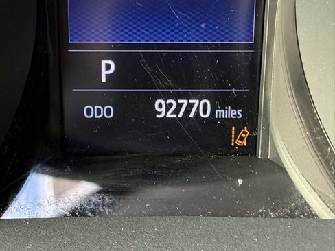 Used 2020 Toyota C-HR LE image 12