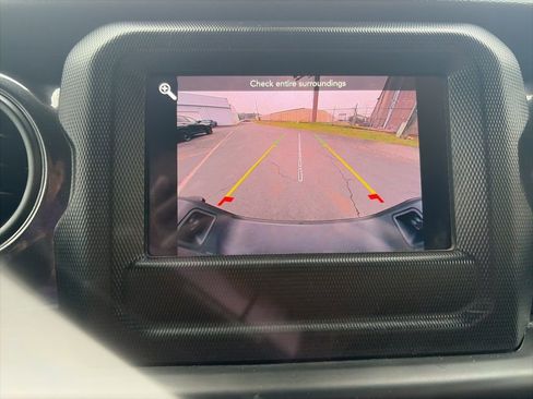 Used 2022 Jeep Gladiator Sport image 19