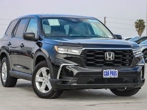 Certified 2024 Honda Pilot LX image 2