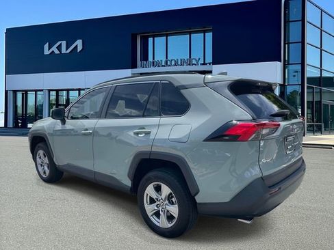 Used 2022 Toyota RAV4 XLE AWD/4WD image 4