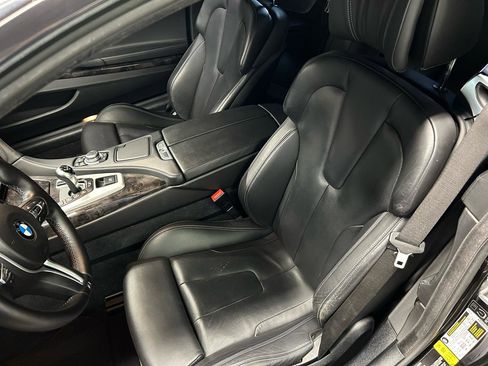 Used 2013 BMW M6 Coupe w/ Executive Pkg RWD image 11