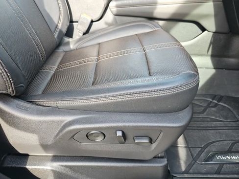 Used 2025 Chevrolet Tahoe High Country image 38