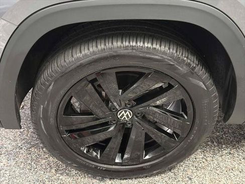 Used 2023 Volkswagen Atlas Cross Sport SE w/ Black Wheel Package AWD/4WD image 10