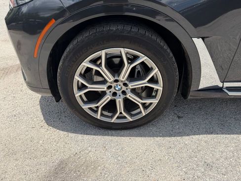 Used 2022 BMW X7 xDrive40i w/ Premium Package AWD/4WD image 9