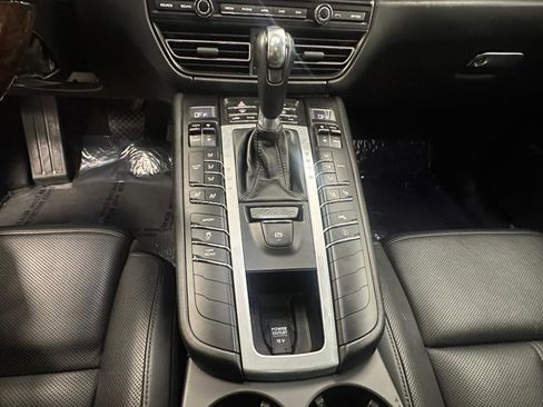 Used 2021 Porsche Macan S w/ Premium Package Plus image 25