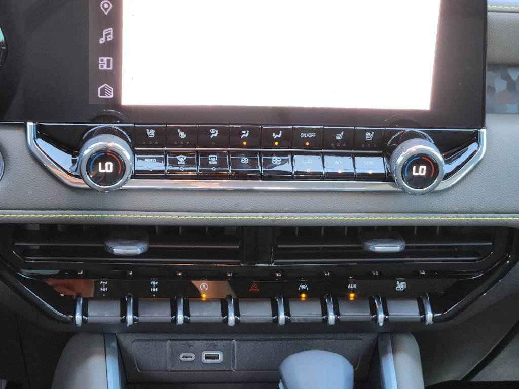 New 2026 Chevrolet Colorado ZR2 w/ Technology Package AWD/4WD image 21