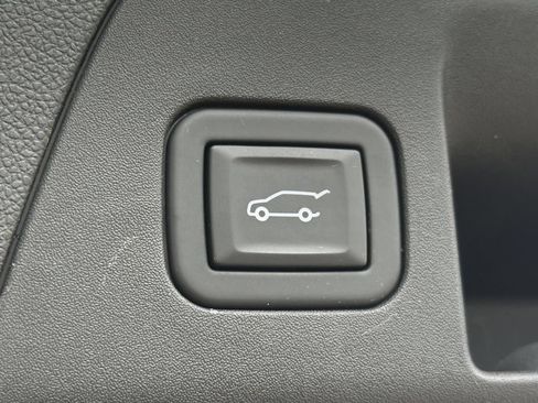 Used 2023 Buick Envision Essence AWD/4WD image 37