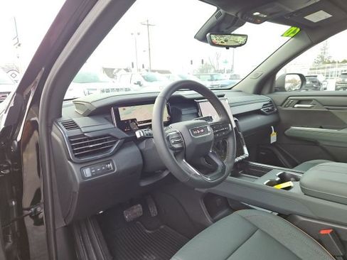 New 2026 GMC Acadia AT4 w/ LPO, All-Weather Package AWD/4WD image 28