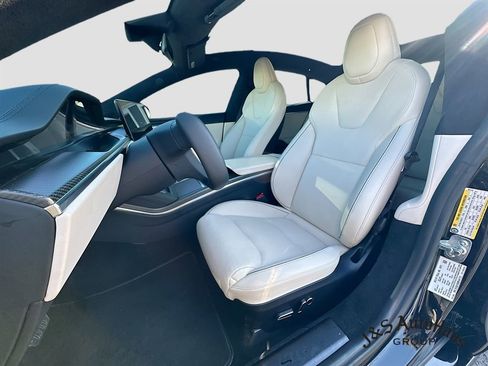 Used 2021 Tesla Model S Plaid image 11