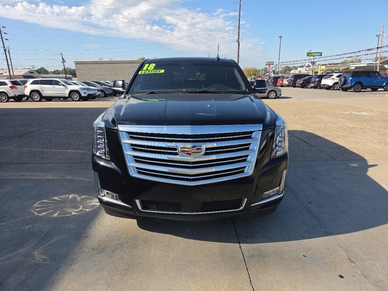 Used 2018 Cadillac Escalade Platinum AWD/4WD image 3