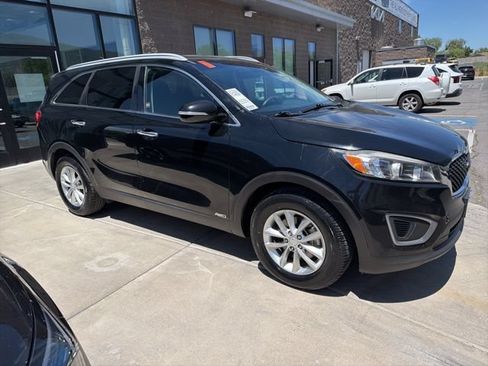 Used 2016 Kia Sorento AWD image 1