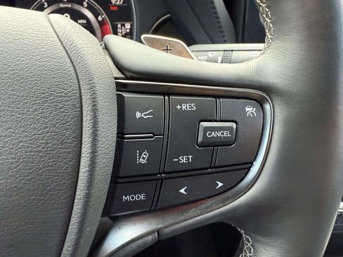 Used 2021 Lexus LS 500 AWD w/ Accessory Package (Z1) image 21