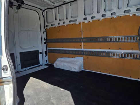 Used 2020 Nissan NV 2500 SV image 20