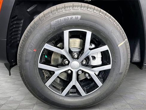 New 2025 Jeep Grand Cherokee Limited w/ Trailer Tow Package image 13