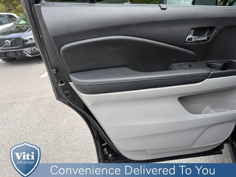 Used 2018 Honda Pilot Touring image 20