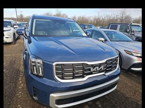Used 2025 Kia Telluride S image 1