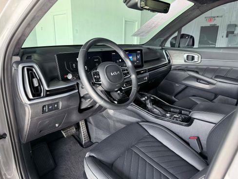 Used 2024 Kia Sorento SX Prestige AWD/4WD image 11