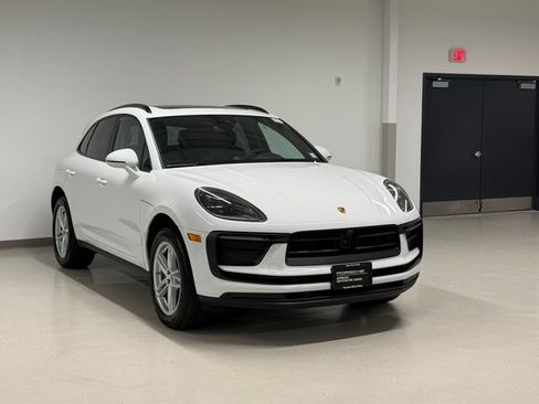 Certified 2026 Porsche Macan AWD/4WD image 7